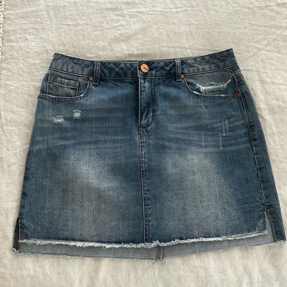1822 Denim Distressed Blue Mini Jean Skirt